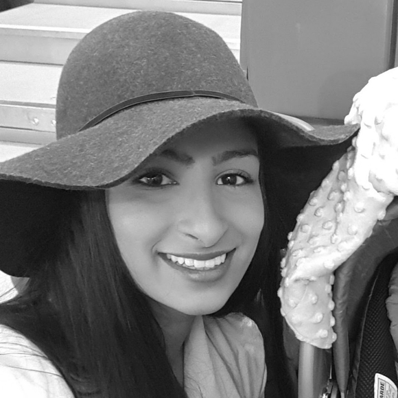 Meet your Posher, Naghma - Picture 1 of 1